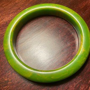 Beautiful avocado colored marbled Bakelite Vintage Bangle